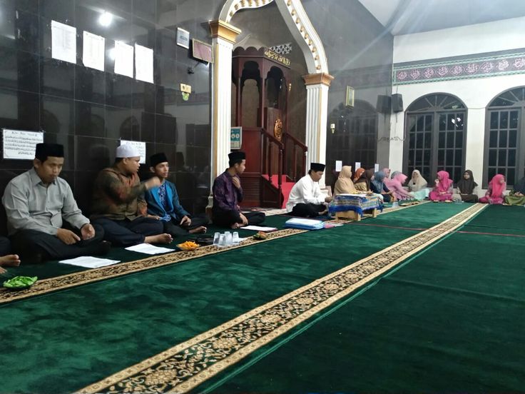 Adab berbuka puasa bersama